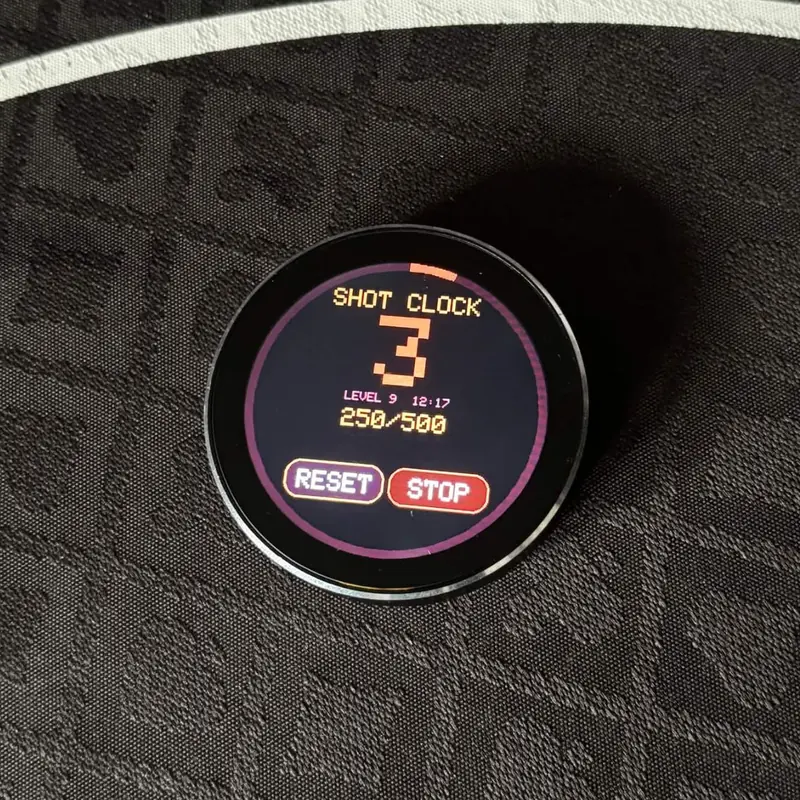 PUCK’em shot clock counting down from 3 seconds