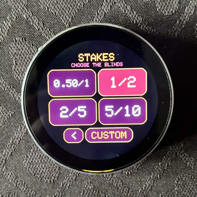 PUCK’em cash game stakes screen with 0.50/1, 1/2, 2/5, 5/10 and custom